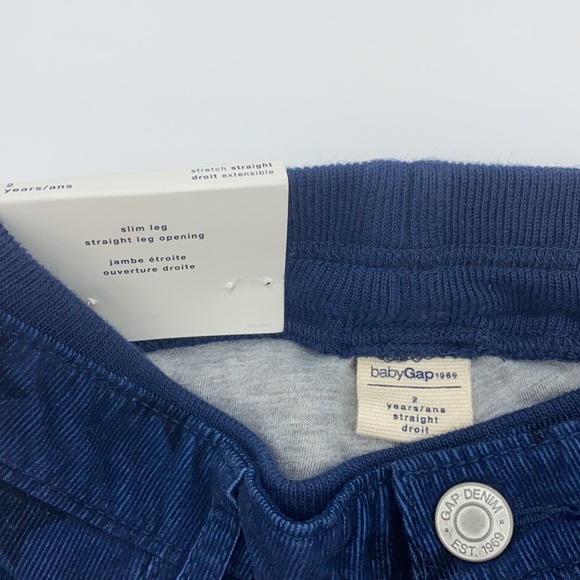NWT Gap straight cut cords with star print in navy - Picture 4 of 9